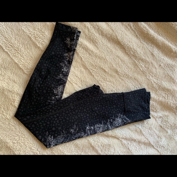 SPECIAL EDITION Lululemon Forster Rohner collab - Picture 2 of 4